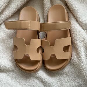 Women’s sandals